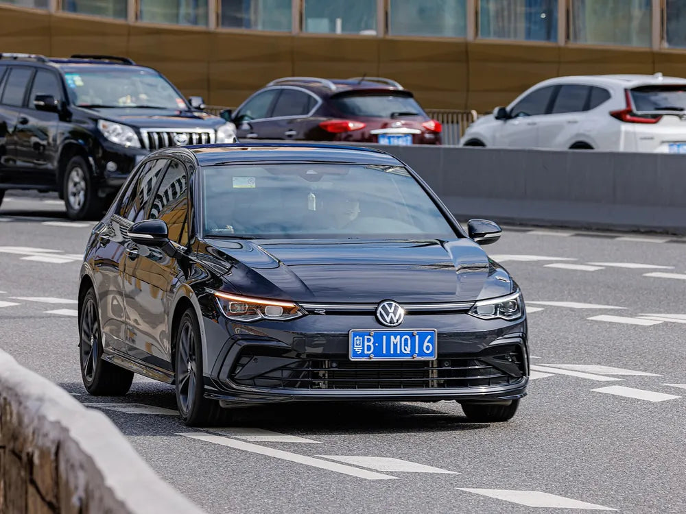 VW
Golf R / GTI